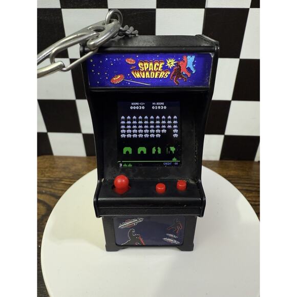Space Invaders Tiny Arcade Game World's Smallest Miniature Keychain - Working - Picture 2 of 7